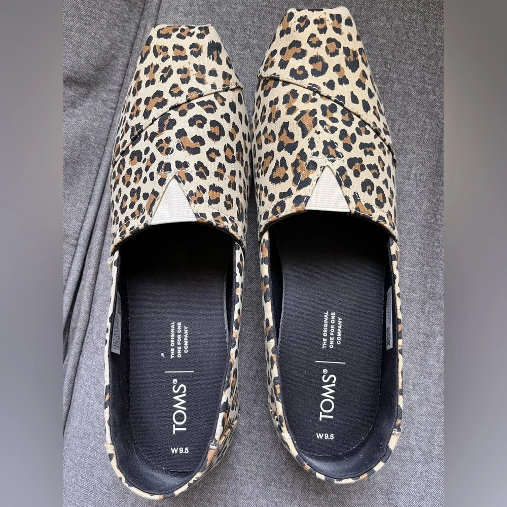 Toms Brown and Black Flats with Leopard Print - Picture 1 of 3